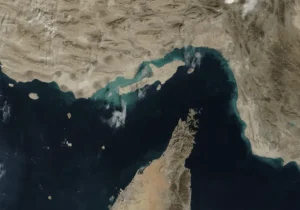 حبس ۱۳۲ کشتی کانتینری در داخل خلیج فارس پشت تنگه هرمز