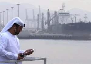 کاهش تولید نفت در امارات متحده عربی درپی بسته شدن تنگه هرمز