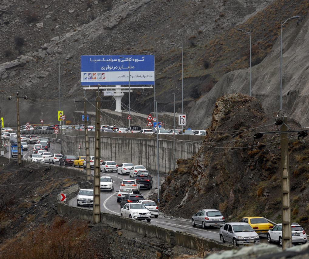 بارش برف و باران در برخی استان‌ها؛ تداوم ترافیک سنگین در محورهای شمالی