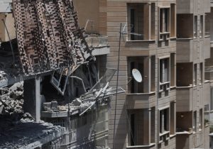 نجات ۹۶۰ نفر از زیر آوار حملات هوایی دشمن طی جنگ تحمیلی در تهران