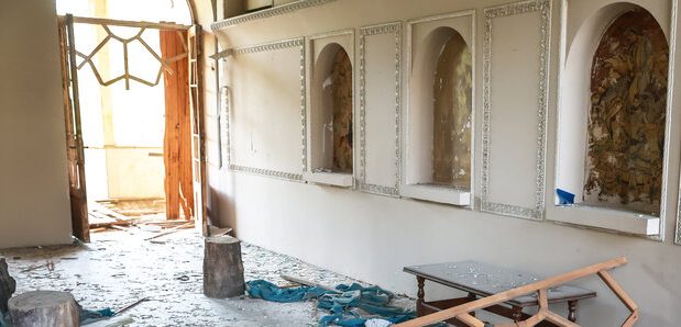 اصابت ۲۱ موشک سنگرشکن به حریم سعدآباد در جنگ تحمیلی سوم