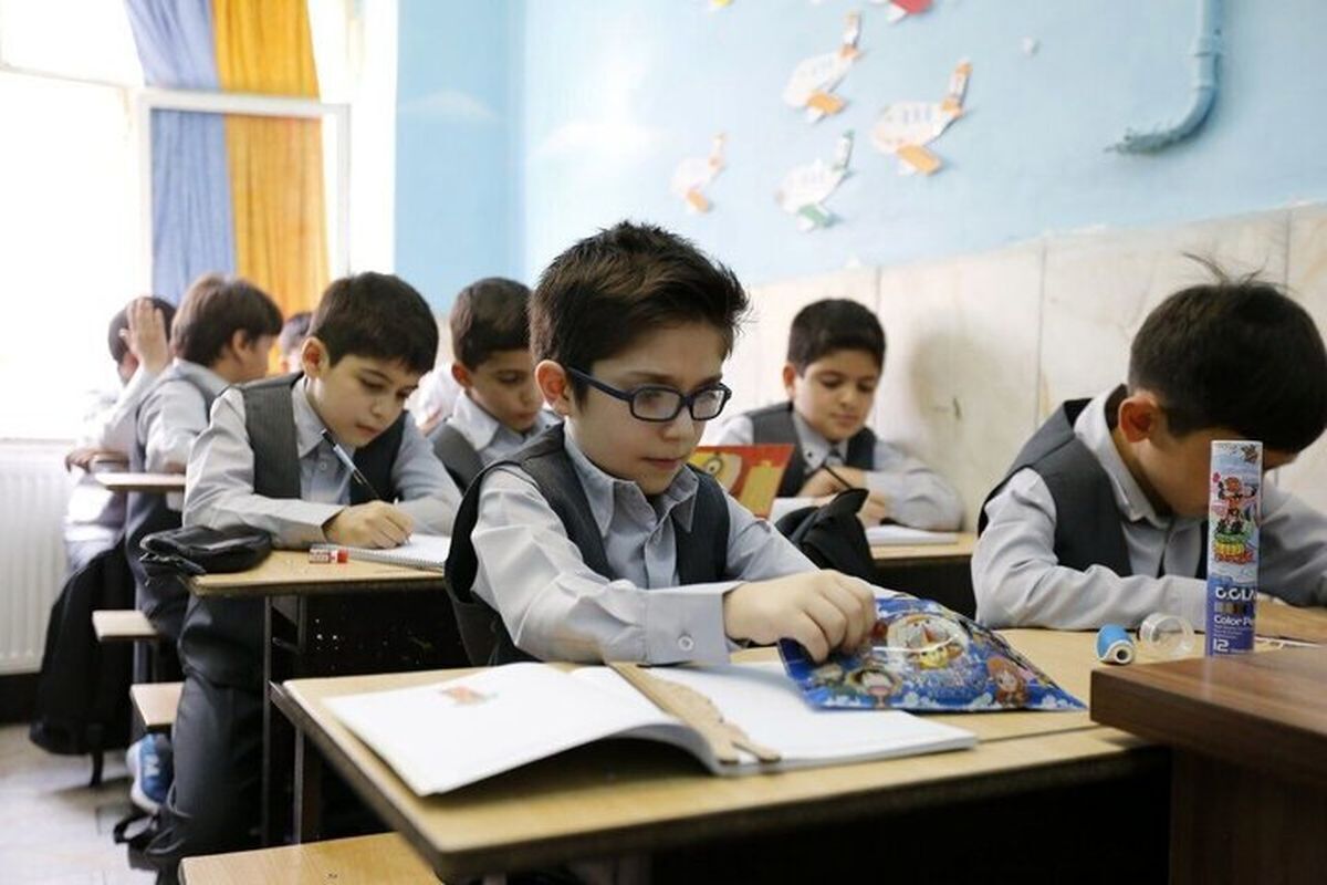 جدال ۲۰ ساله بر سر شهریه مدارس؛ وزیر می‌گوید نگیرید، مدارس می‌گویند می‌گیریم!