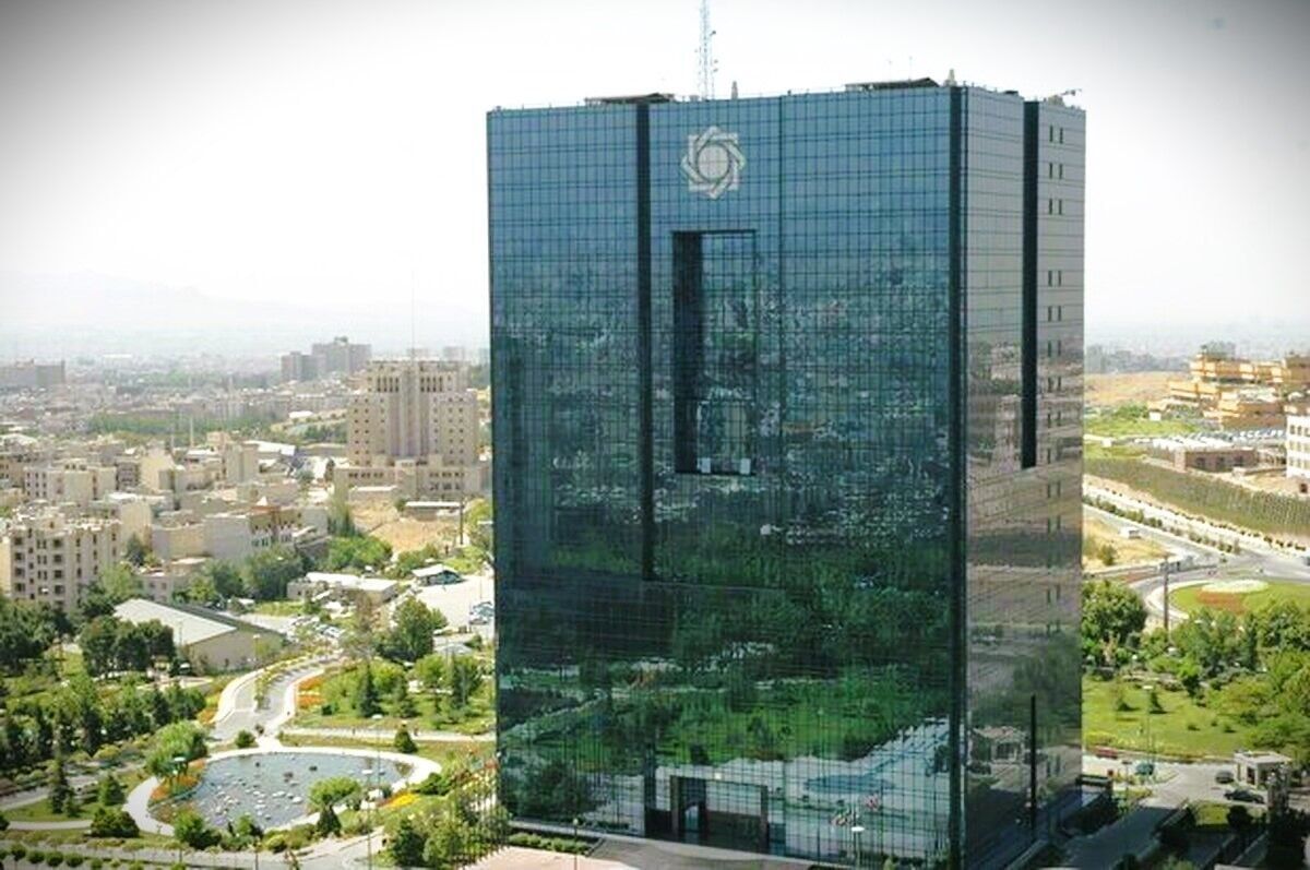 بانک مرکزی برای آرام‌سازی بازار دارو وارد میدان شد؛ هشدارها درباره بحران نقدینگی همچنان پابرجاست