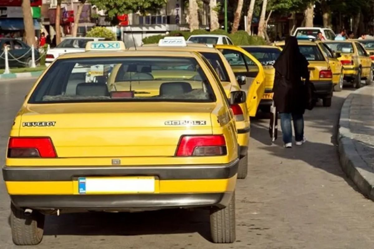 ممنوعیت دستکاری در ظاهر تاکسی؛ اعمال قانون تاکسی‌های برقی فاقد آرم