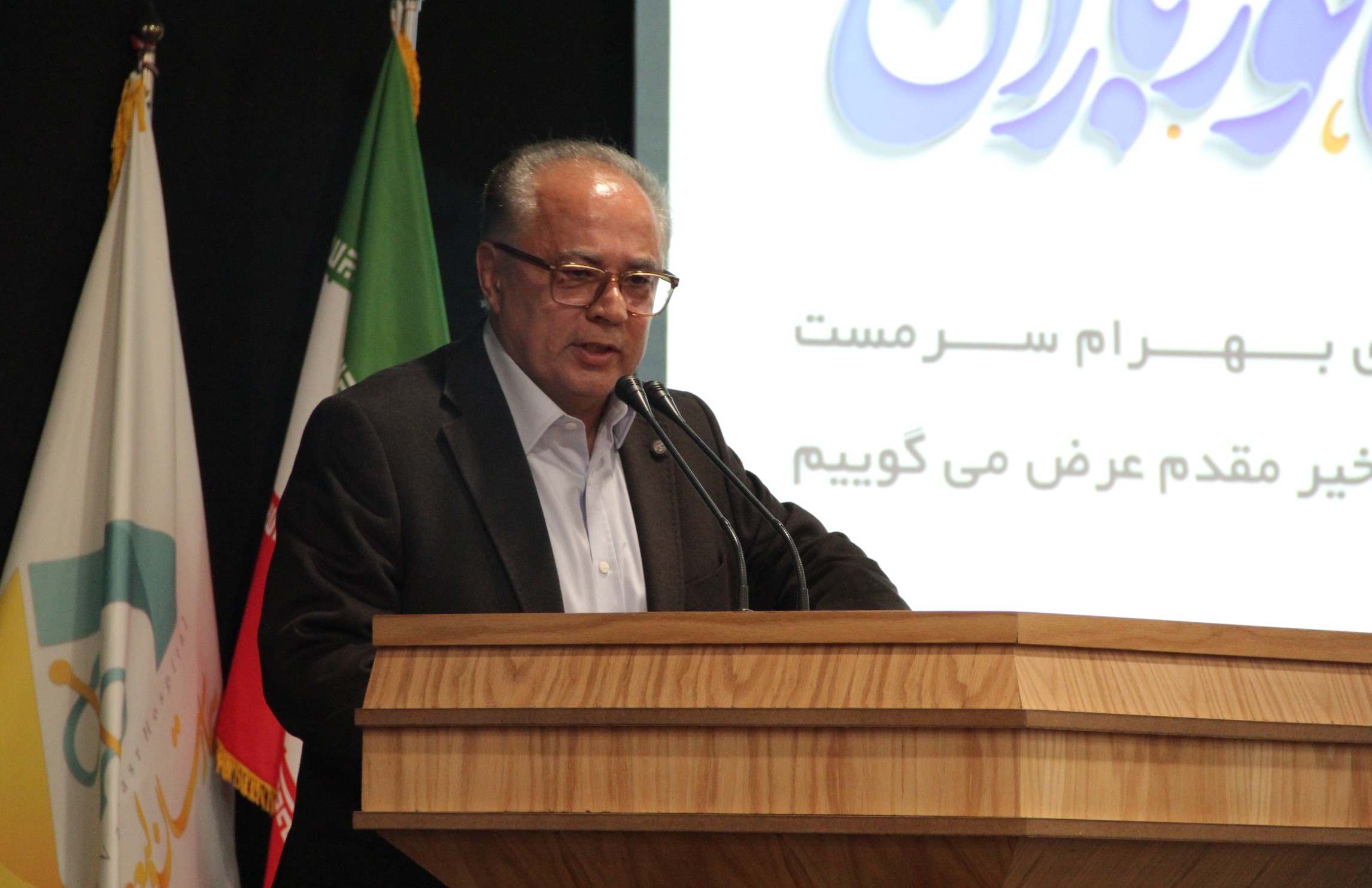 دکتر دبیری: جامعه پزشکی در شرایط بحران، با رویکردی نوین در حوزه نیکوکاری سلامت برای افزایش تاب‌آوری اجتماعی، ارتقای سلامت عمومی و پیشگیری از بیماری‌ها پیش‌قدم شد