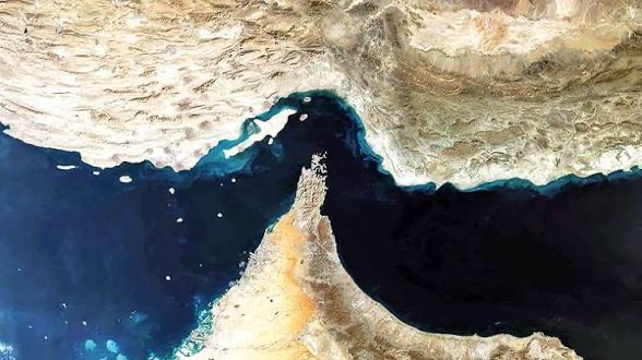 هشدار ایران عملی شد؛ ناوچه آمریکایی در نزدیکی جاسک هدف قرار گرفت