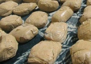 کشف محموله مواد مخدر در زنجان؛ بیش از ۱۲ کیلوگرم تریاک در پژو ۴۰۵ کشف شد