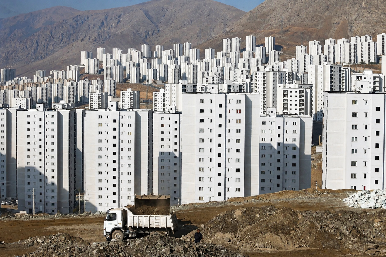 ظرفیت جدید برای مسکن‌سازی در آذربایجان‌غربی؛ ۱۵۹ هزار مترمربع زمین معرفی شد