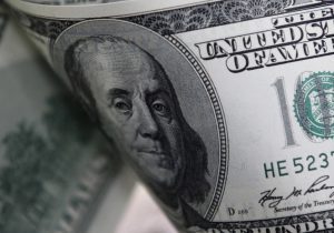 دلار در مسیر صعود بازگشت؛ تردید معامله‌گران قیمت را به کانال ۱۷۰ هزار رساند