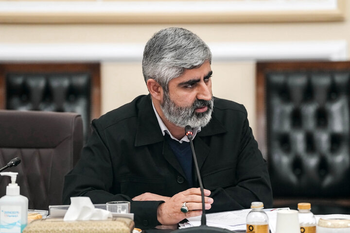 نماینده مجلس: گفتند یک میلیون تومان کالابرگ می‌دهیم؛ حالا این وعده کجای زندگی مردم دیده می‌شود؟