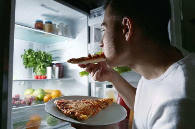 هزینه سنگین غذا خوردن در ساعات پایانی شب
