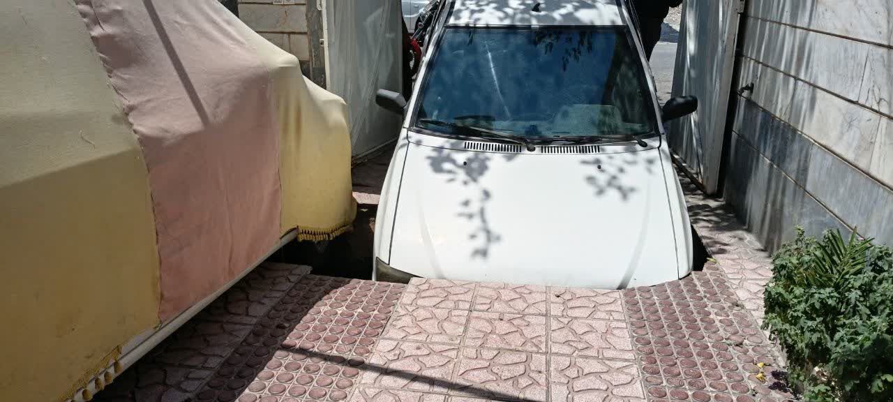 بلعیدن شدن یک خودرو در حیاط منزل اسلامشهر
