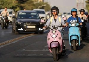 موتورسواری زنان؛ وقتی یک حق طبیعی قربانی کلیشه‌های جنسیتی می‌شود
