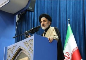 قریشی: صلح با دشمن عهدشکن خیانت به منافع کشور است؛ صلح به معنای تسلیم در برابر ترامپ است
