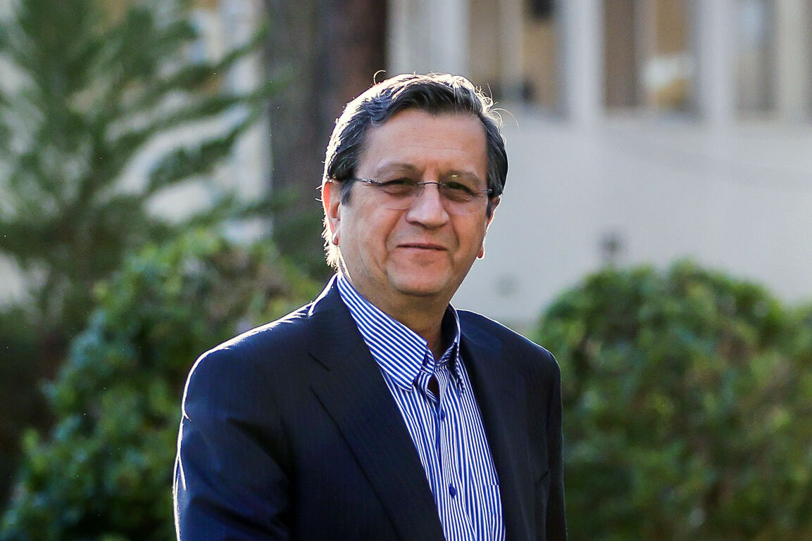 همتی: پیگیر وصول مطالباتمان هستیم