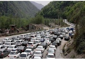 قفل ترافیکی در مسیرهای مواصلاتی زنجان؛ توصیه به رعایت فاصله طولی برای پیشگیری از حادثه