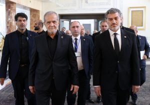 پزشکیان: ملت ایران در برابر هیچ‌ قدرتی سر خم نمی‌کند