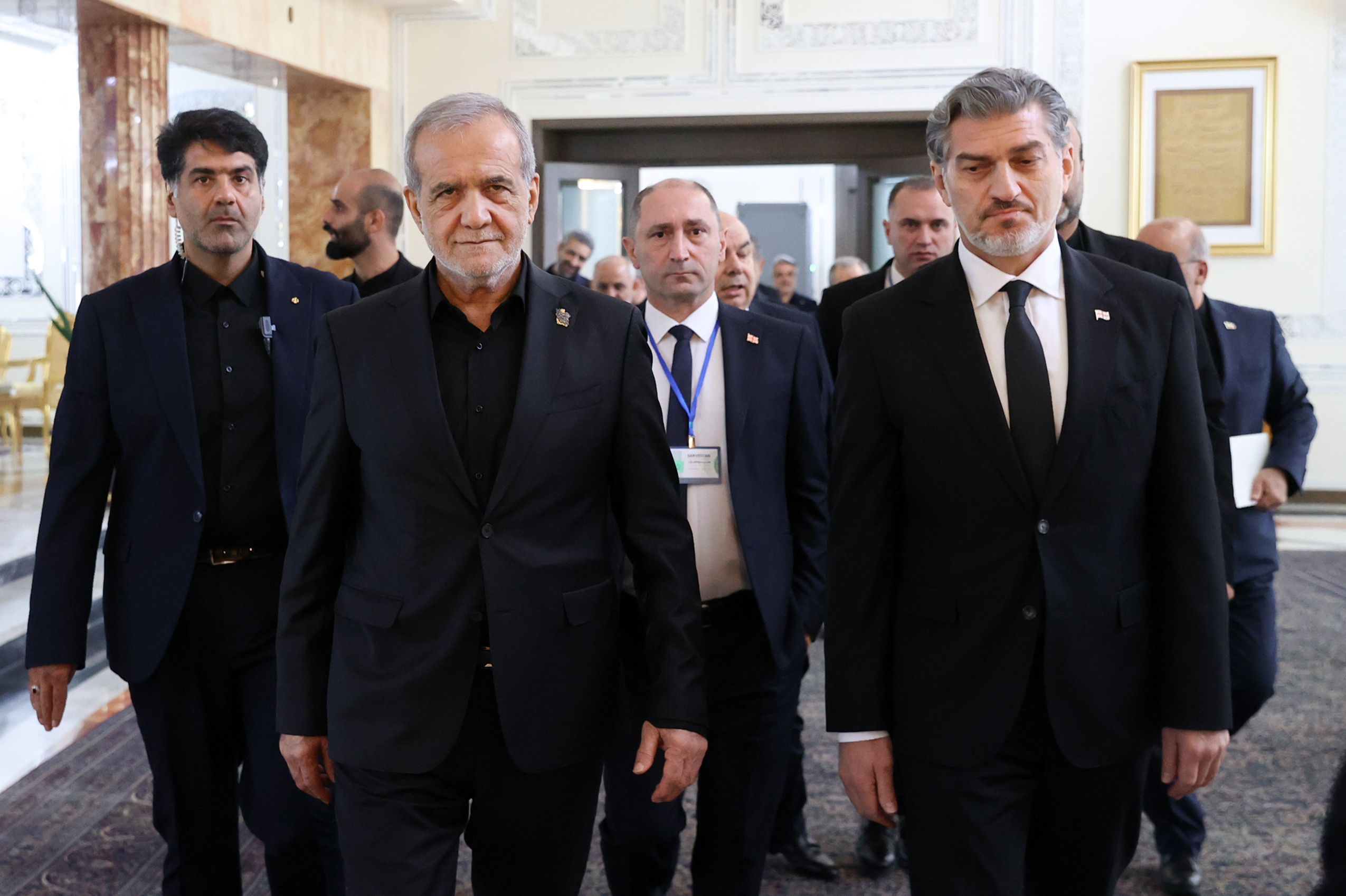 پزشکیان: ملت ایران در برابر هیچ‌ قدرتی سر خم نمی‌کند