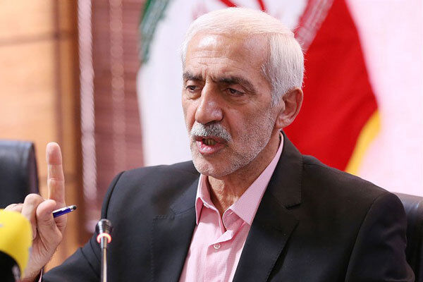 دادکان: مربی حق ندارد برای حکومت نسخه بپیچد