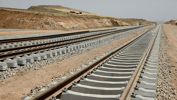 بازسازی خط راه‌آهن مشهد در کمتر از ۱۳ ساعت پس از حمله آمریکا