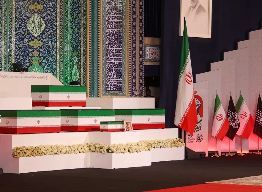 ادای احترام سران و هیأت‌های خارجی به پیکر رهبر شهید در مصلای تهران