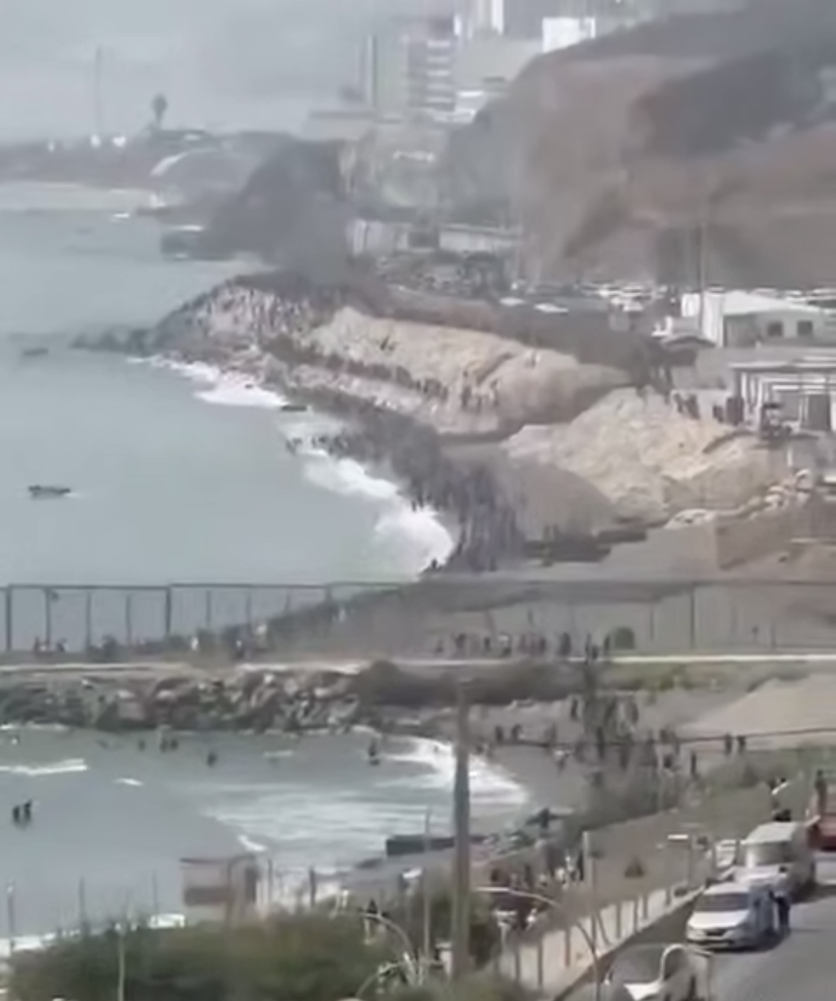 مرزهای اسپانیا توسط مهاجران مراکشی فروپاشید!