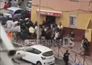 مراکشی‌ها در حال غارت فروشگاه‌ها و درگیری با پلیس در اسپانیا!