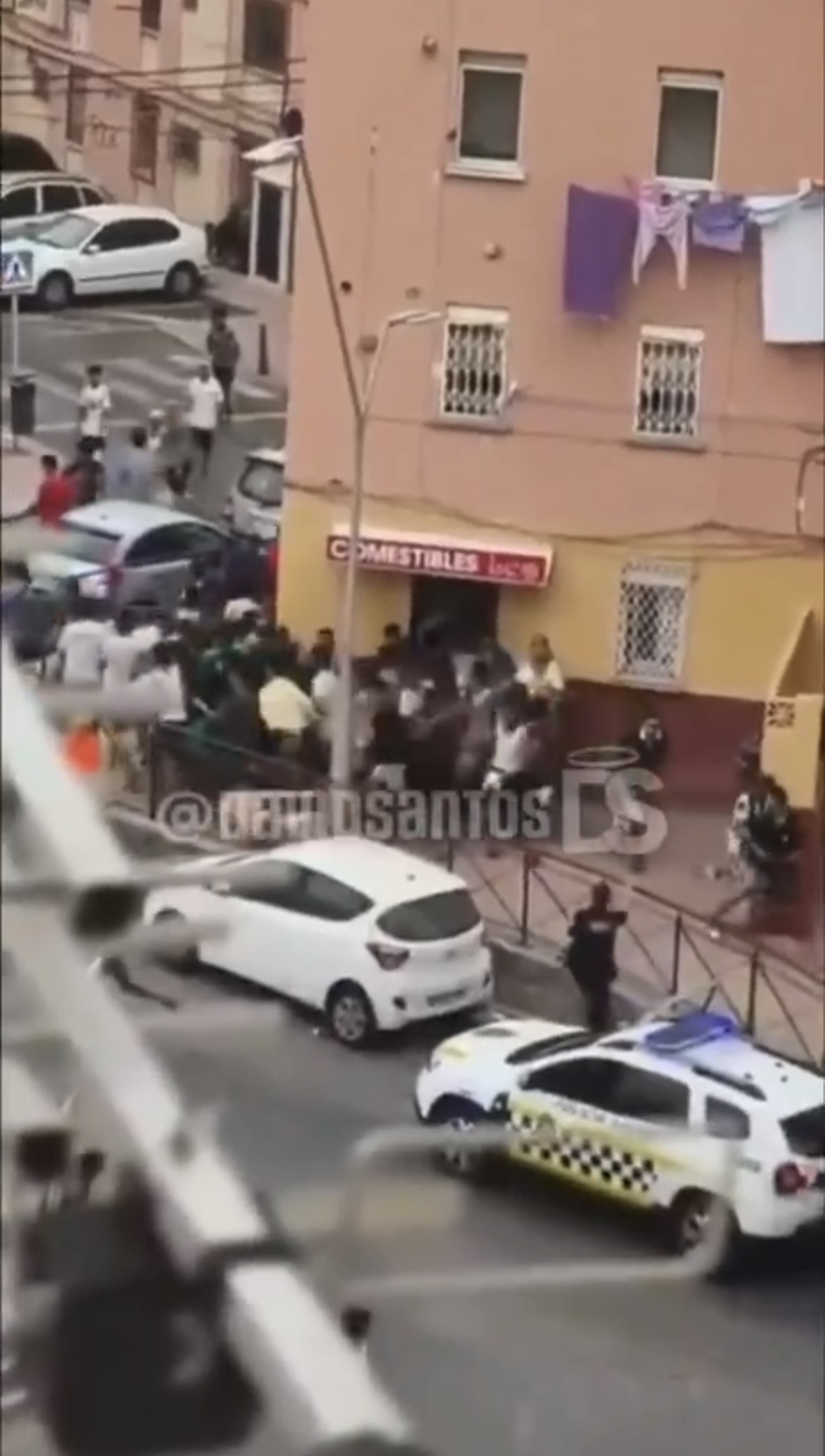مراکشی‌ها در حال غارت فروشگاه‌ها و درگیری با پلیس در اسپانیا!
