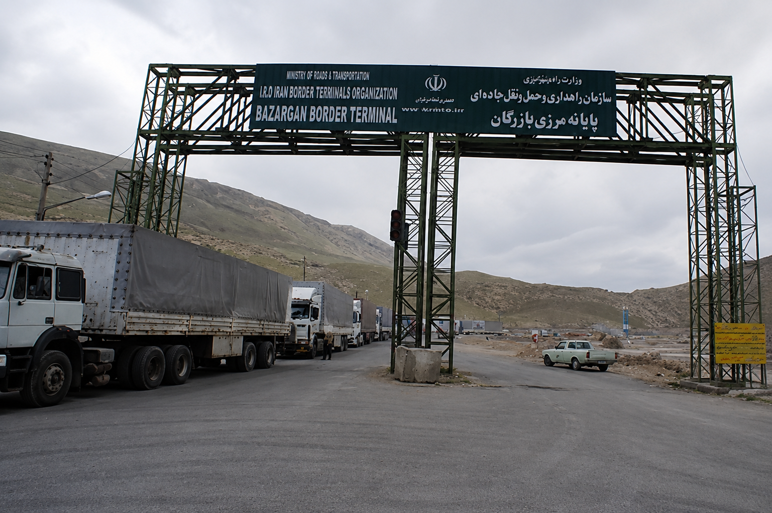 مسیر تازه واردات خودرو باز شد؛ گمرک بازرگان مجوز ترخیص گرفت