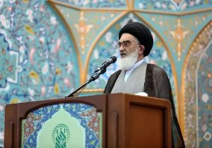 امام جمعه قم: بی‌حجابی محصول فرهنگ غربی است که در دوران رضاخان تحمیل شد