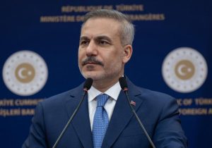 فیدان با نخست‌وزیر قطر و فرمانده نیروهای مسلح پاکستان درباره روند مذاکرات ایران و آمریکا گفت‌وگو کرد