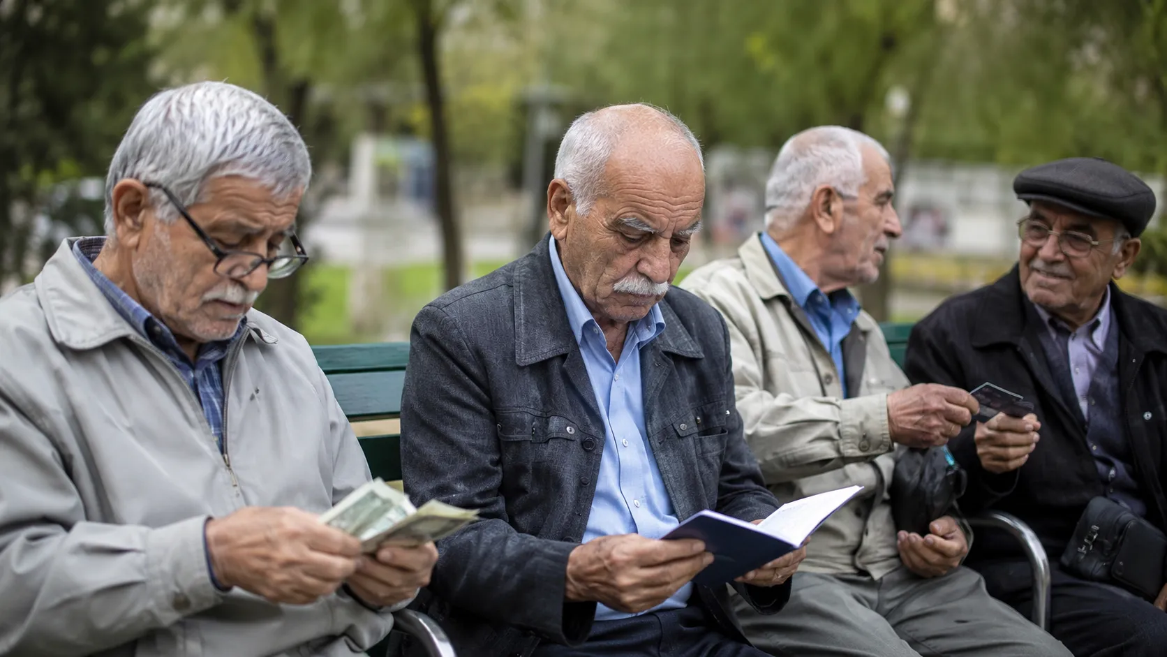 فشار تورم بر بازنشستگان؛ رشد حقوق از افزایش هزینه‌ها عقب ماند