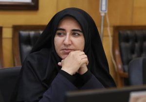 سارا فلاحی: ذخایر نظامی آمریکا رو به پایان است؛ جوانان ایرانی زیر درخت موشک تولید می‌کنند