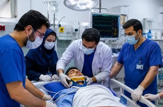 جوان ۲۱ ساله از فلج دائمی بدون عمل جراحی نجات یافت