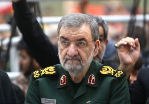 محسن رضایی: در صورت ادامه حملات آمریکا، ایران وارد مرحله تهاجمی کامل خواهد شد