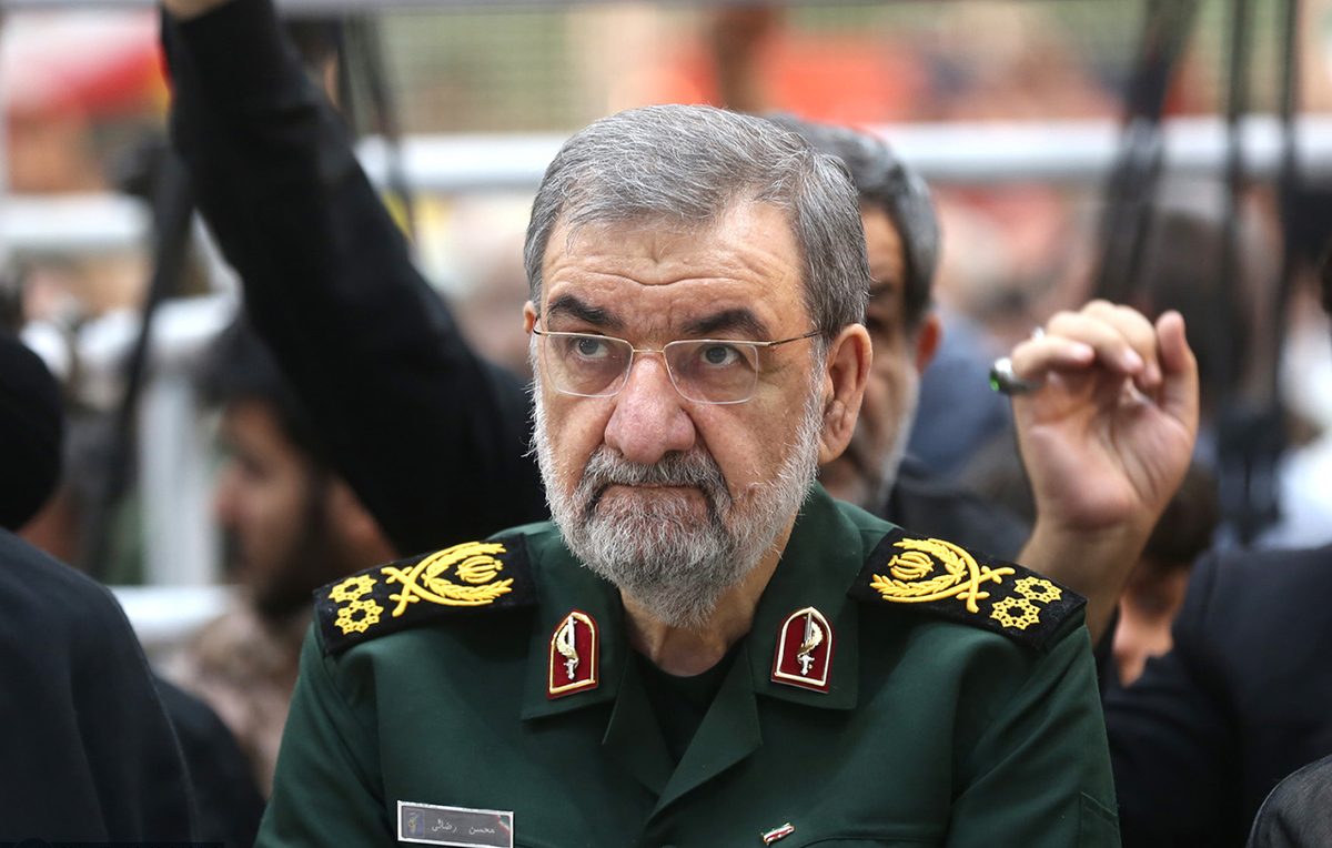 محسن رضایی: در صورت ادامه حملات آمریکا، ایران وارد مرحله تهاجمی کامل خواهد شد