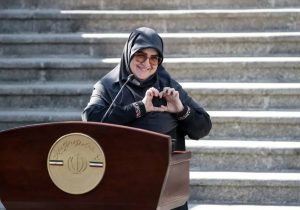 مهاجرانی: تغییر قیمت یا سهمیه بنزین قطعی است؛ کالابرگ افزایش پیدا نمیکند