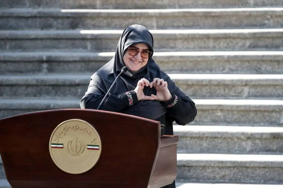 مهاجرانی: تغییر قیمت یا سهمیه بنزین قطعی است؛ کالابرگ افزایش پیدا نمیکند