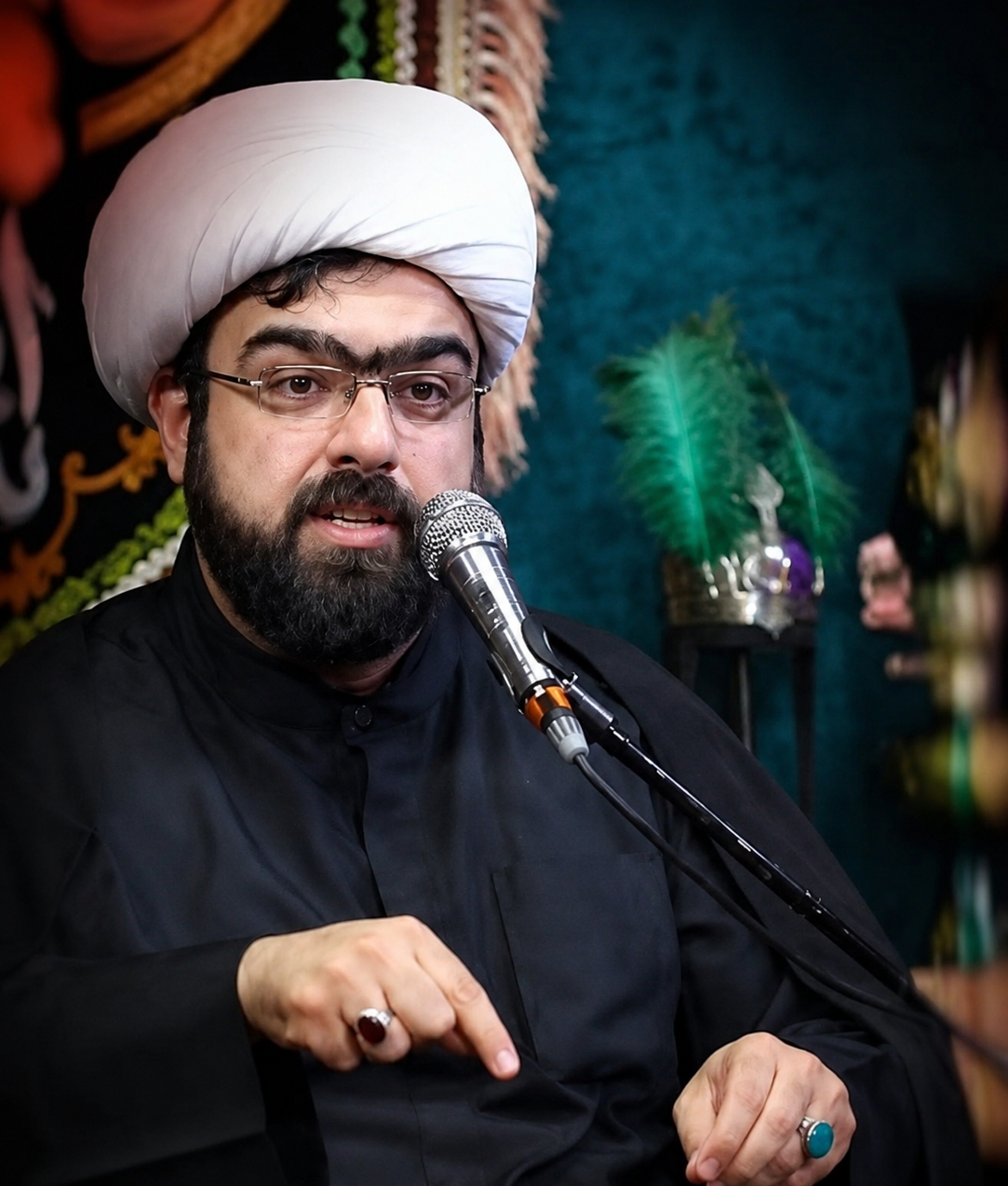 کارشناس دینی: بعضی روحانیون زندگی یک نسل را نابود کردند؛ وجه دین در نسل جوان خراب شده است
