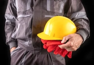 دفاع از پیمانکاران یعنی ظلم به کارگران