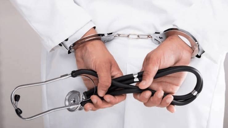 دستگیری پزشک قلابی سعادت‌آباد؛ سرم بیهوشی، شگرد سناریوی سرقت از منازل لاکچری!