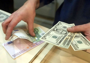 کاهش قیمت دلار در پی احتمال توافق ایران و آمریکا