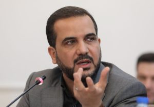 یوسفی: مسئولان از حاشیه فاصله بگیرند؛ حل مشکلات معیشتی اولویت کشور است