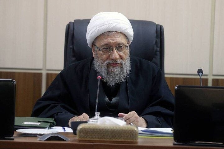 آملی لاریجانی: ایران به هیچ قیمتی از تنگه هرمز عقب‌نشینی نمی‌کند