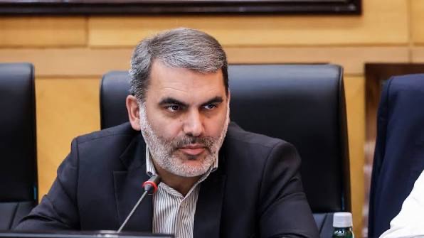 زنگنه: قاچاق بنزین از خود پالایشگاه‌ها انجام می‌شود؛ همه هم می‌دانند