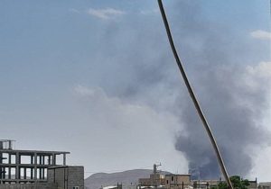 دود غلیظ در ملارد؛ کارخانه نخ طعمه حریق شد