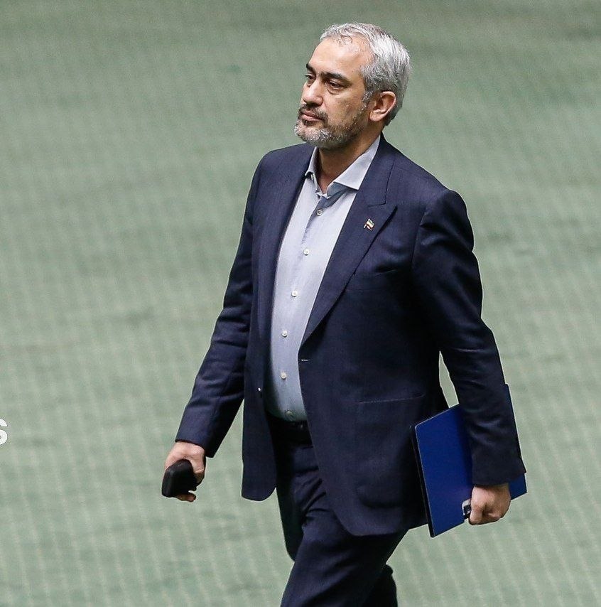 وزیر اقتصاد: دشمنان آرزوی زمین زدن اقتصاد ایران را به گور خواهند برد