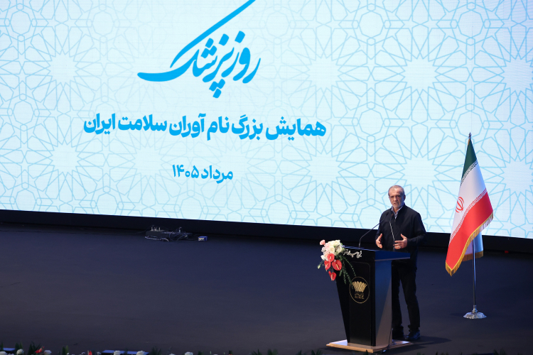 رئیس‌جمهور: قرار نیست در مقابل دشمن ذلیلانه کوتاه بیاییم؛ قدرت و منطق می‌توانیم مشکلاتمان را حل کنیم
