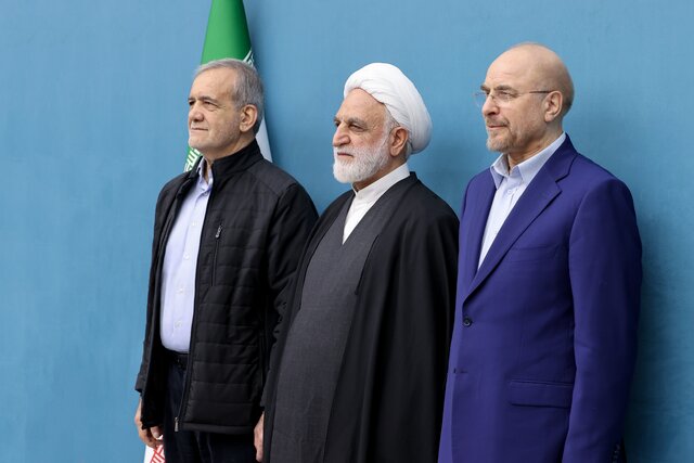 سران قوا با بنزین ۱۰ هزارتومانی موافقت کردند!