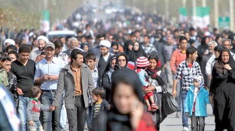 جمعیت ایران به ۸۷ میلیون نفر رسید؛ بُعد خانوار به کمترین سطح از دهه ۳۰ کاهش یافت